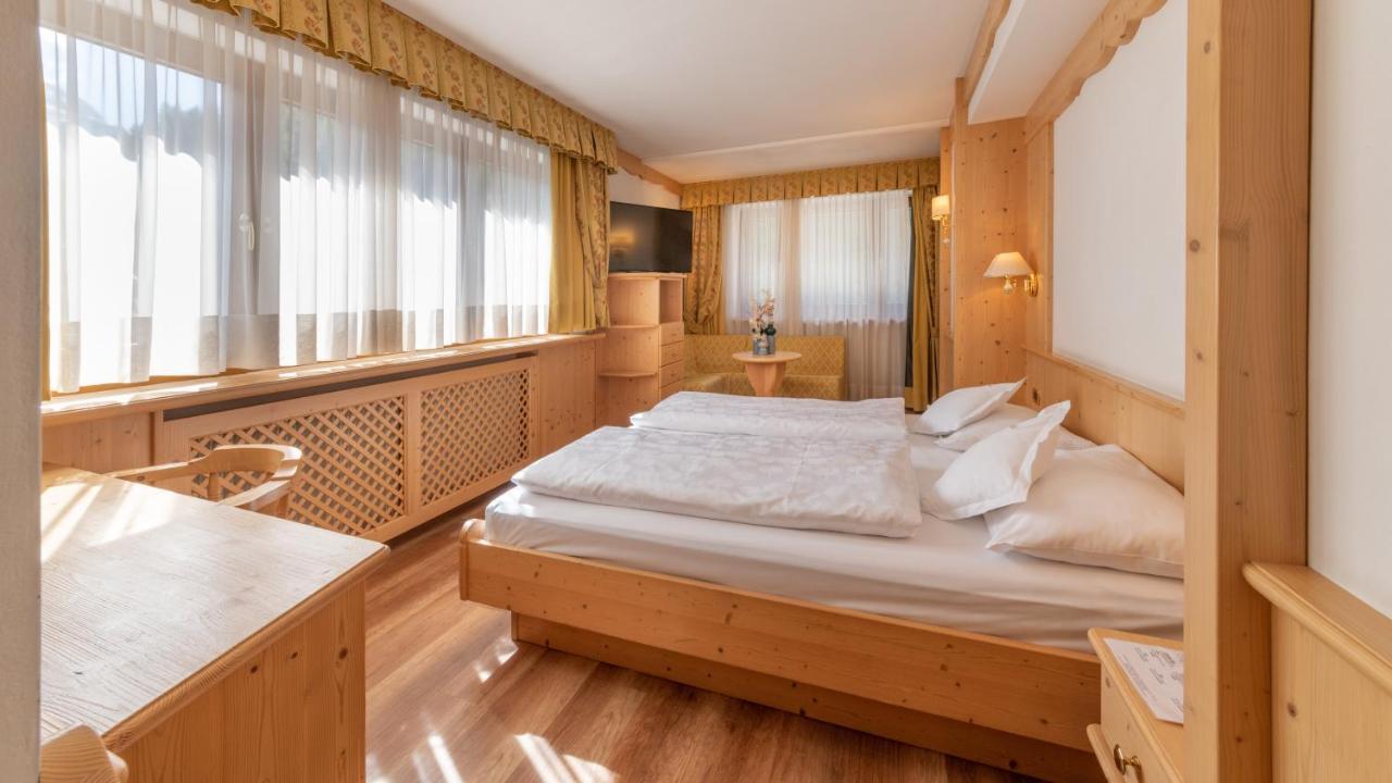 Hotel Armin เซลวาดีวัลการ์เดนา ภายนอก รูปภาพ